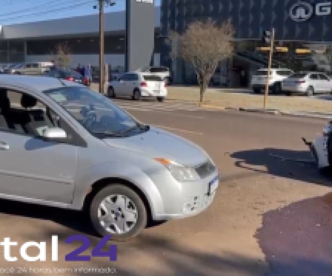 Colisão na Avenida Brasil deixa três pessoas feridas e mobiliza equipes de socorro