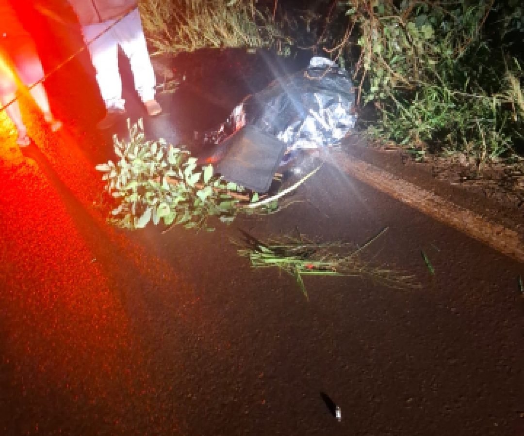 Colisão traseira na PR-575 deixa motociclista morto em Nova Aurora