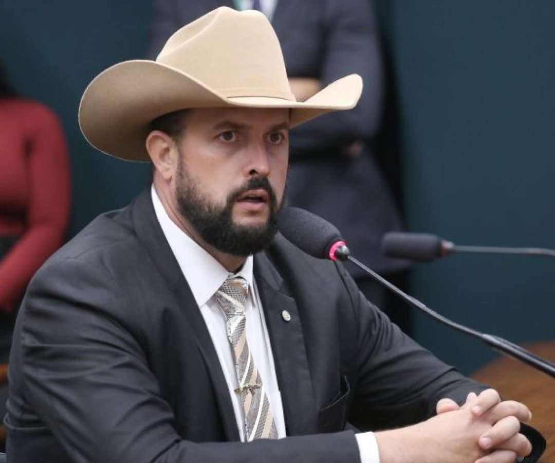 Comissão aprova instalação de painéis que mostrem velocidade medida por radares