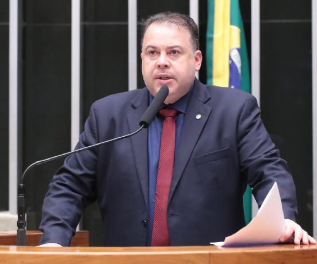 Comissão aprova programa para treinar prefeitos e servidores sobre lei de antenas