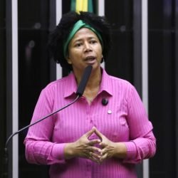 Comissão aprova proibição do uso de constelação familiar no Judiciário