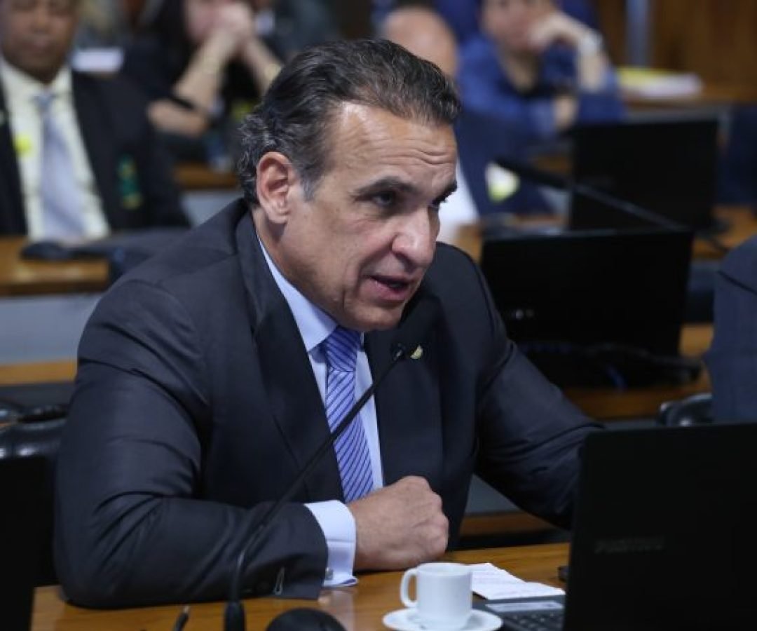 Comissão aprova vínculo obrigatório de instrutor de trânsito a autoescola