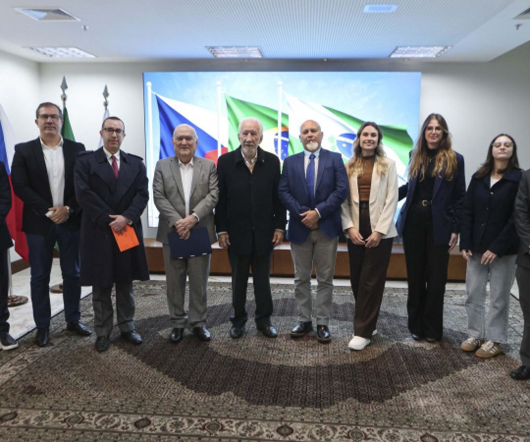 Paraná apresenta ambiente de negócios a empresas tchecas em encontro no Palácio Iguaçu