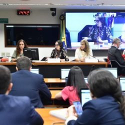 Consumidores enfrentam dúvidas e riscos no uso de suplementos alimentares, afirmam especialistas