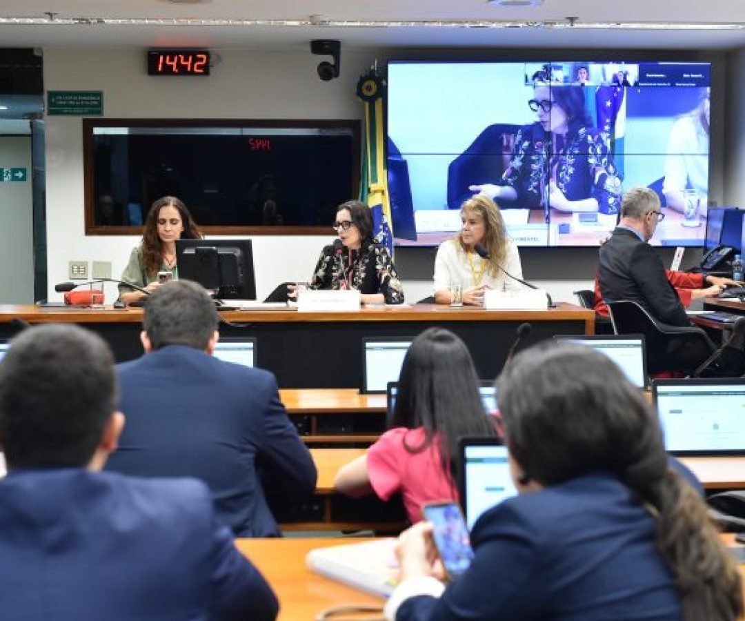 Consumidores enfrentam dúvidas e riscos no uso de suplementos alimentares, afirmam especialistas