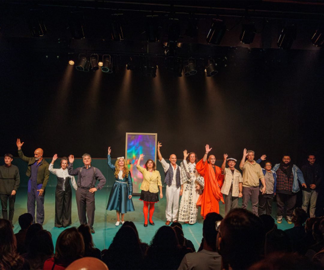 G2 do Teatro Guaíra encerra temporada de “Gregor” com lotação máxima