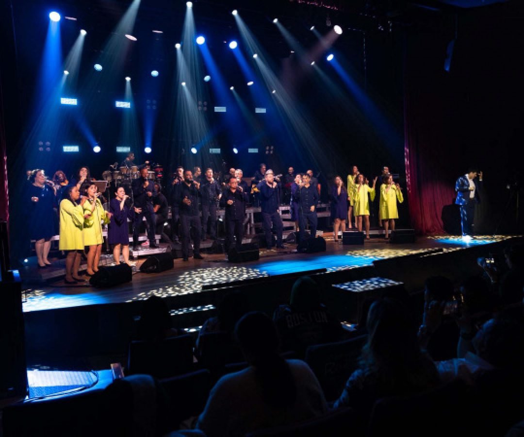 Coral da Sanepar se apresenta a céu aberto em Cascavel, Francisco Beltrão e Pato Branco