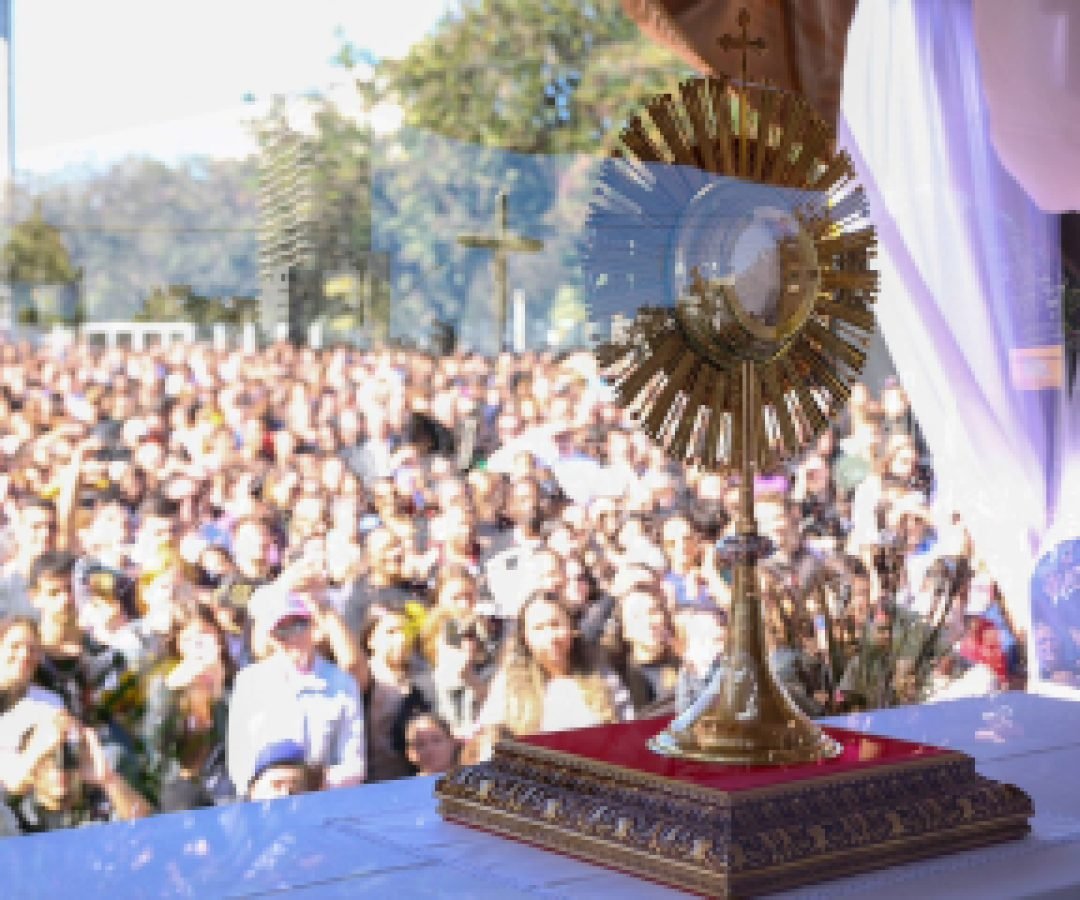 Corpus Christi reúne mais de 15 mil fiéis em Cascavel