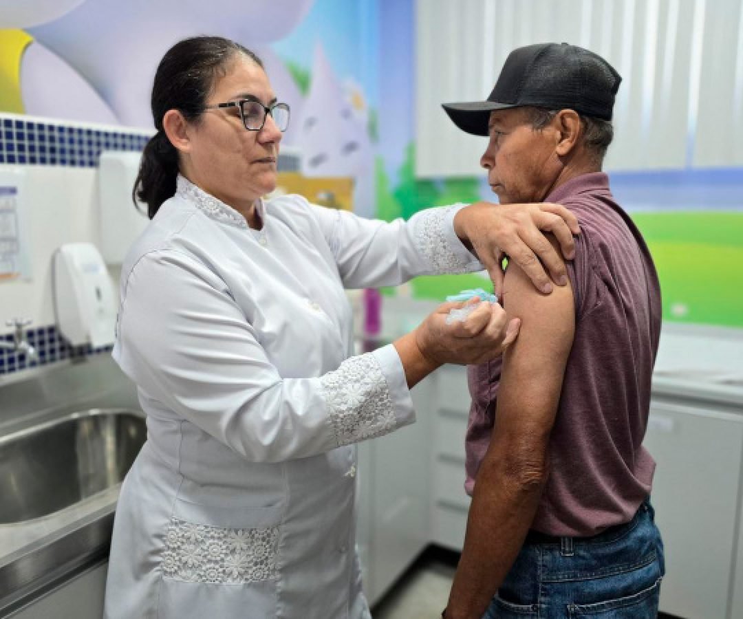 Estado vacina 597 mil pessoas contra gripe e reforça convocação de grupos prioritários