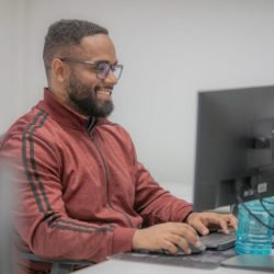 10 mil vagas: parceria do Estado com a Google oferta capacitação na área de tecnologia