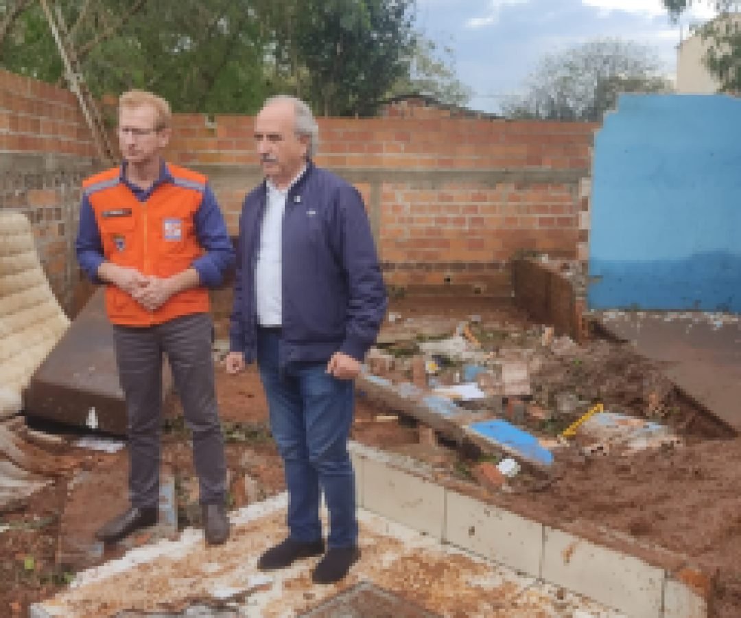 Defesa Civil mobiliza força-tarefa para atender famílias afetadas por granizo em Cascavel