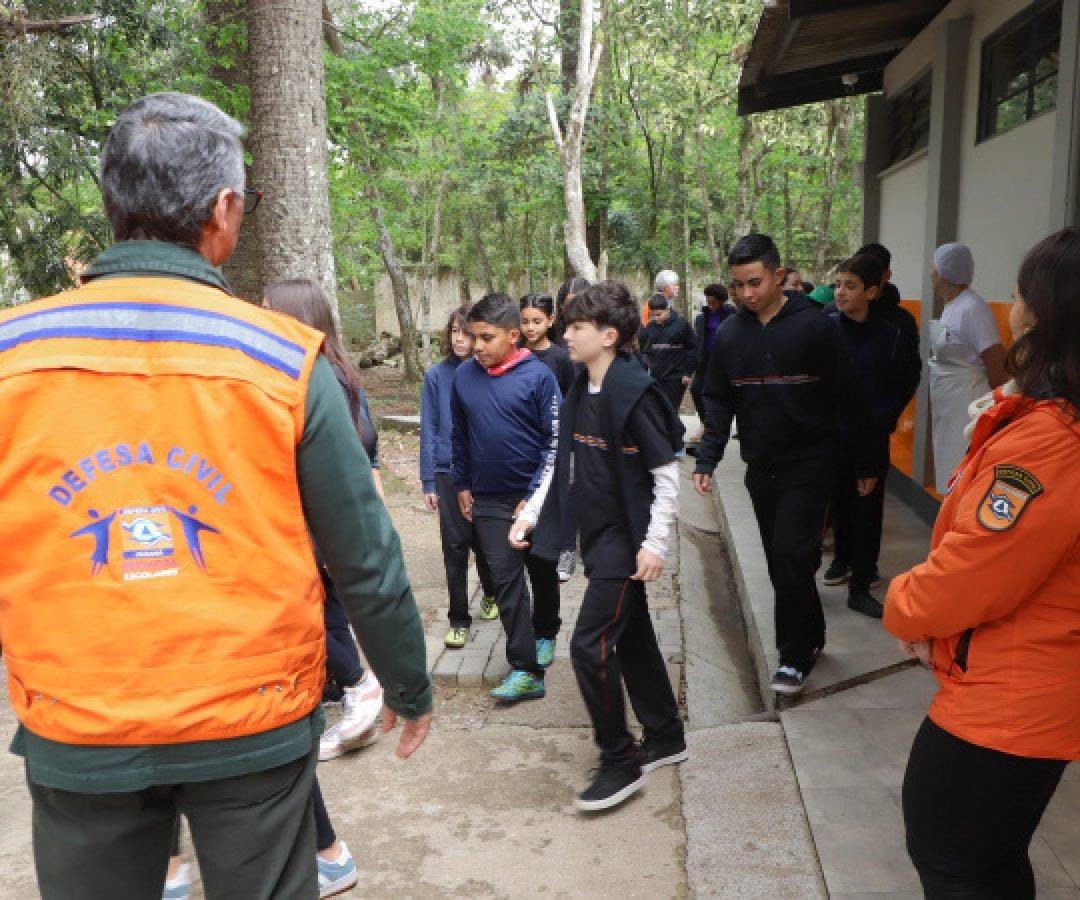Programa Brigadas Escolares têm novas cartilhas com orientação para emergências