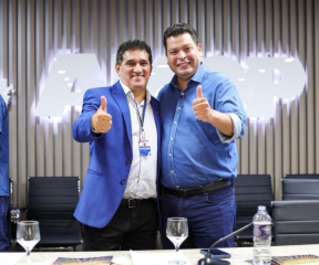 Deputado Gugu Bueno destaca eleição de Cal Mariussi à presidência Amop e fortalecimento do Oeste