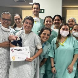 Mães de bebês prematuros recebem apoio em saúde mental no Paraná