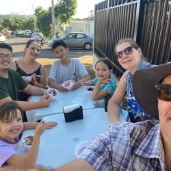 Casal canadense reencontra estudantes do Ganhando o Mundo em cidades do Paraná