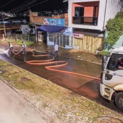 Caminhões hidrojatos ajudam na limpeza de Rio Bonito do Iguaçu