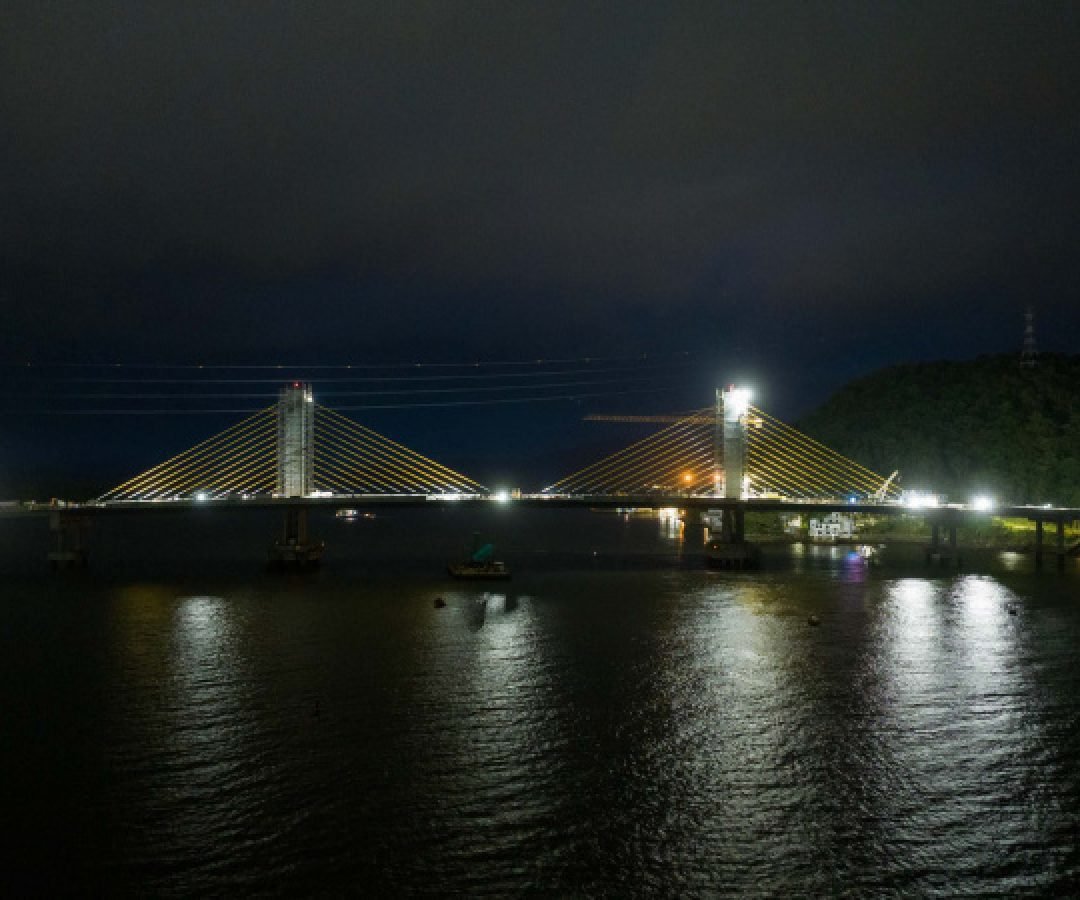 Em reta final, obras da Ponte de Guaratuba seguem inclusive no turno da noite