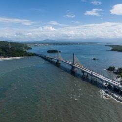 23 dias para a inauguração: mastros da Ponte de Guaratuba não têm mais andaimes
