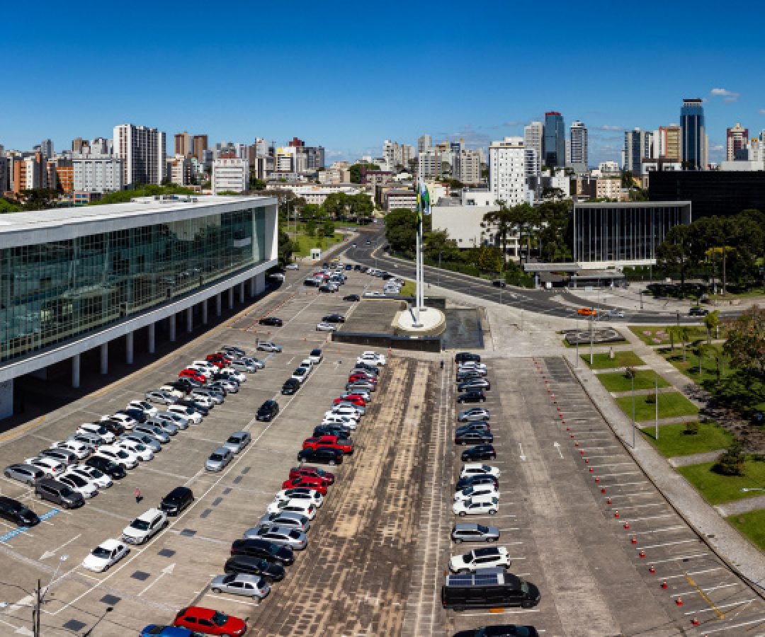 Paraná investe no funcionalismo, amplia contratações e reforça áreas estratégicas