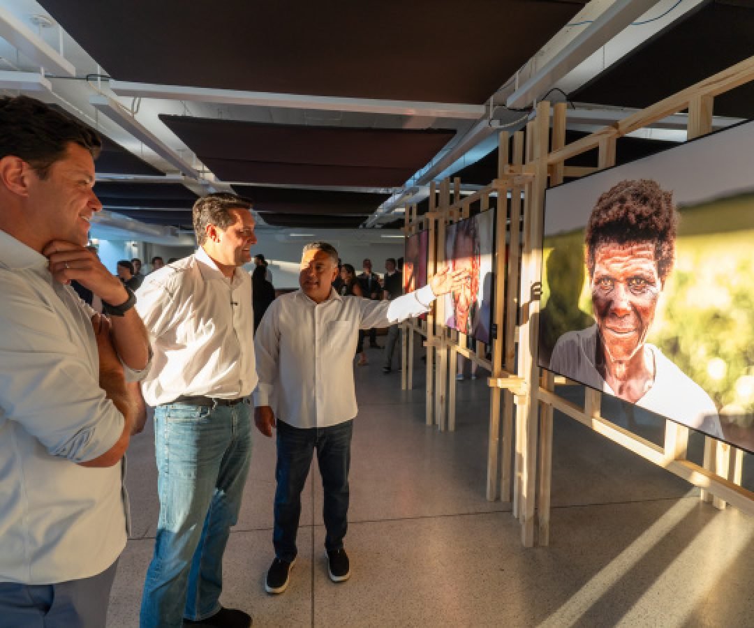 Governador participa de abertura da mostra fotográfica “Instante do Olhar”, no MON
