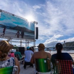 Emocionada, população se prepara para assistir à inauguração da Ponte de Guaratuba