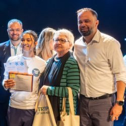 Alunos da rede pública do Paraná recebem prêmio do Concurso Estadual de Poesias