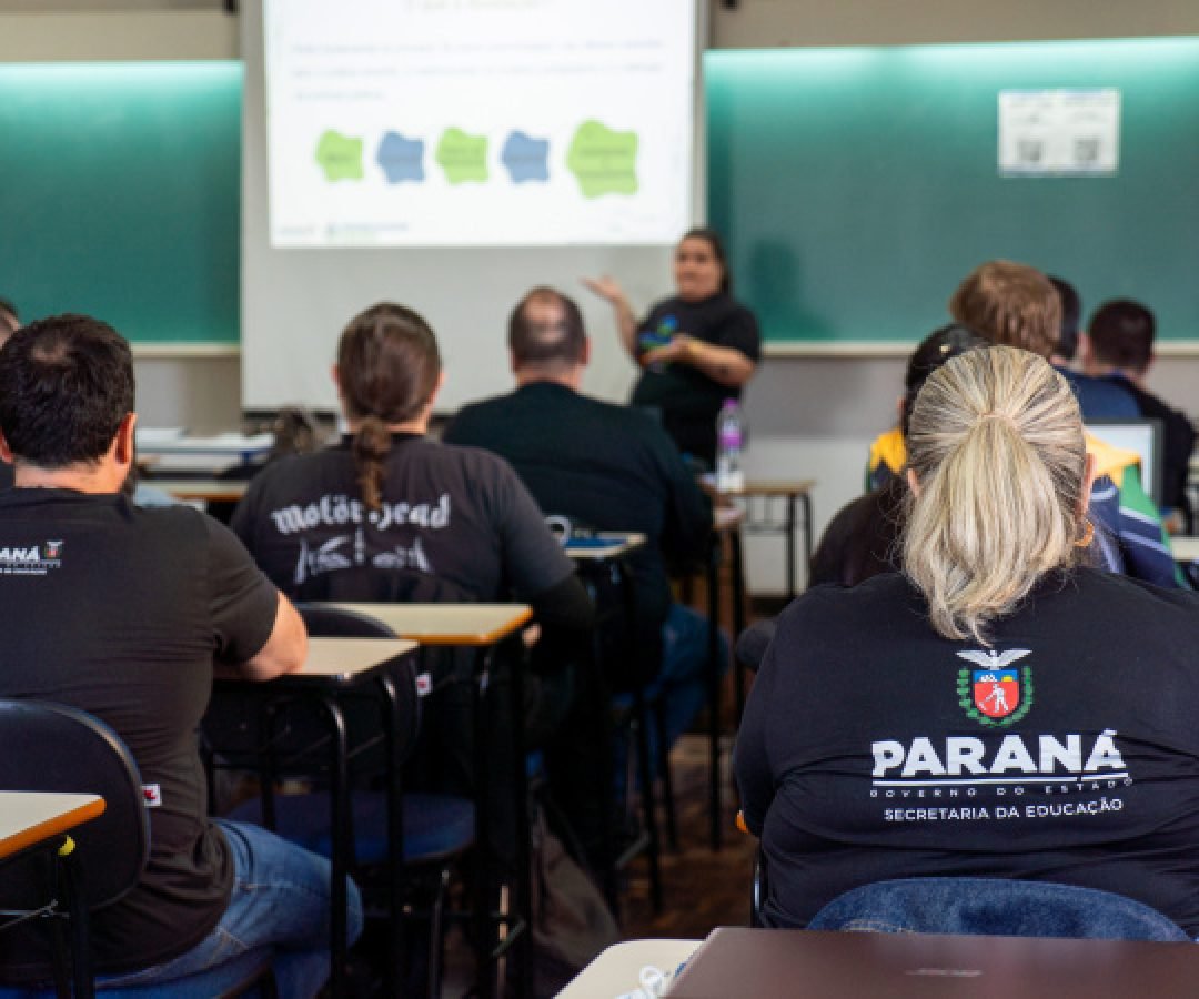 Estado forma embaixadores da programação para ensino de tecnologia na rede estadual