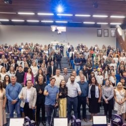 Estado anuncia mais 85 kits educacionais tecnológicos para escolas municipais