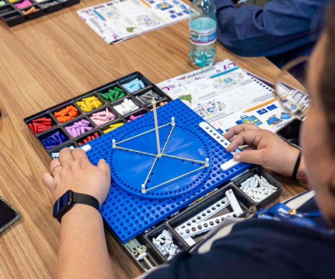 Estado adquire 120 kits para ensino de Matemática a alunos com deficiência visual