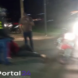 Duas motos se envolvem em acidente no bairro Riviera, em Cascavel