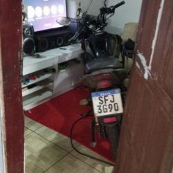 Dupla é presa em flagrante após furtar motocicleta no Shopping West Side