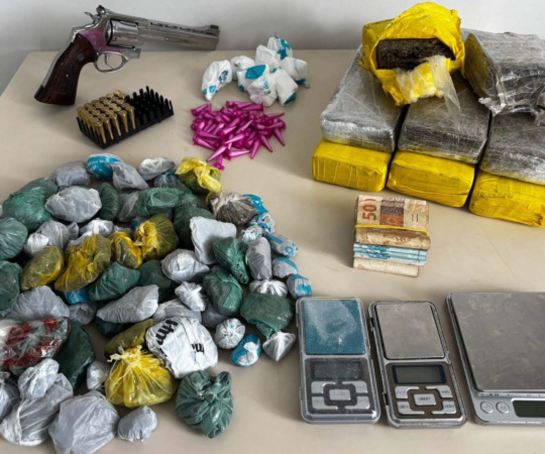 PCPR e PMPR prendem sete pessoas em operação contra o tráfico de drogas em Palmeira