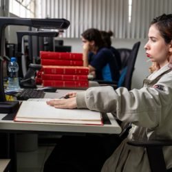 Educação começa processo pioneiro de digitalização de 50 milhões de páginas de acervo