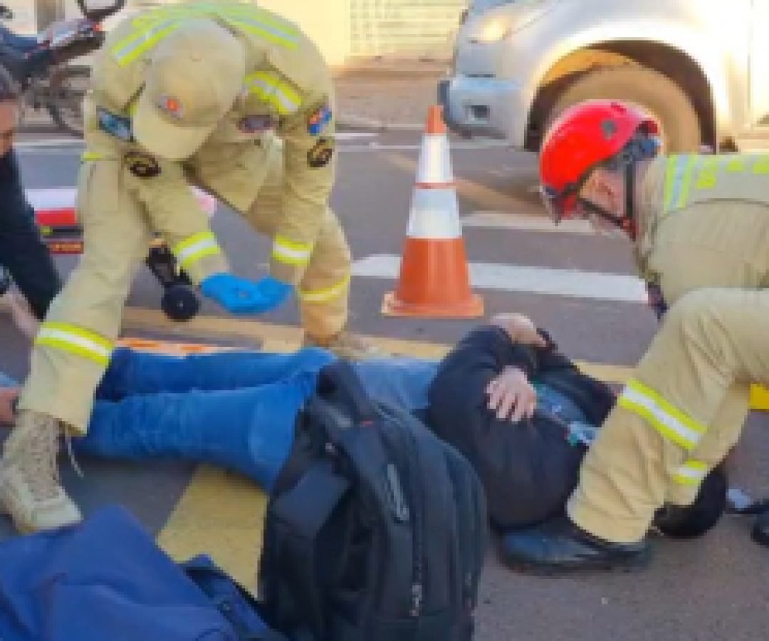 Em rotatória, motociclista fica ferido no Parque Verde