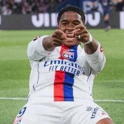 endrick-comemoracao-lyon-psg-e1776722872752.jpg