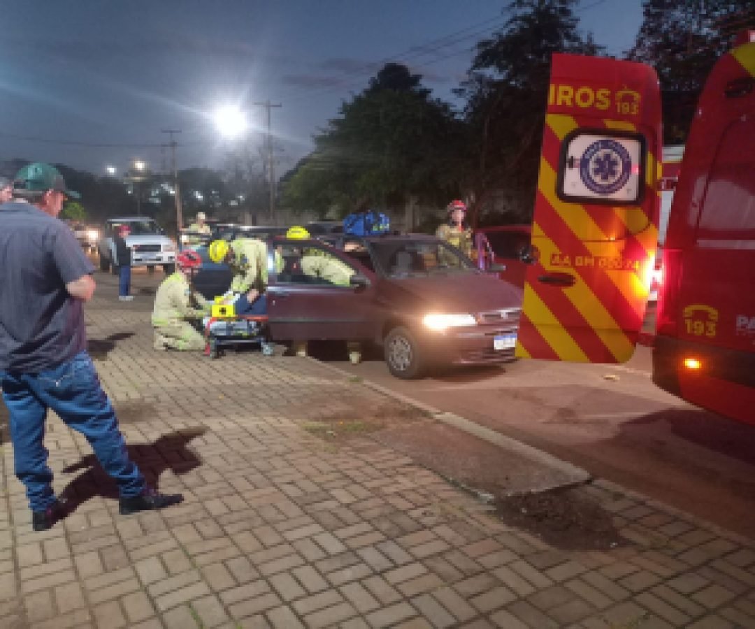 Engavetamento é registrado na Avenida Piquiri