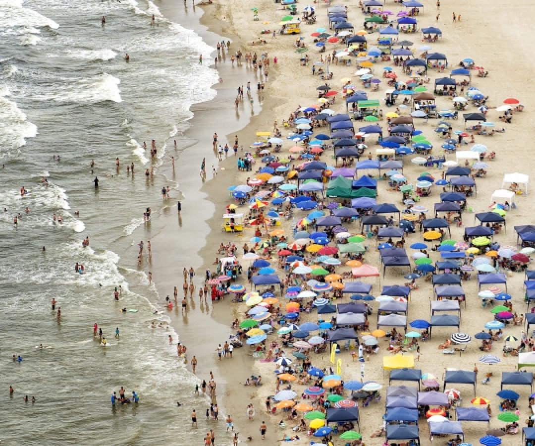 Estado investe R$ 28,2 milhões para limpeza urbana e educação ambiental no Verão Maior