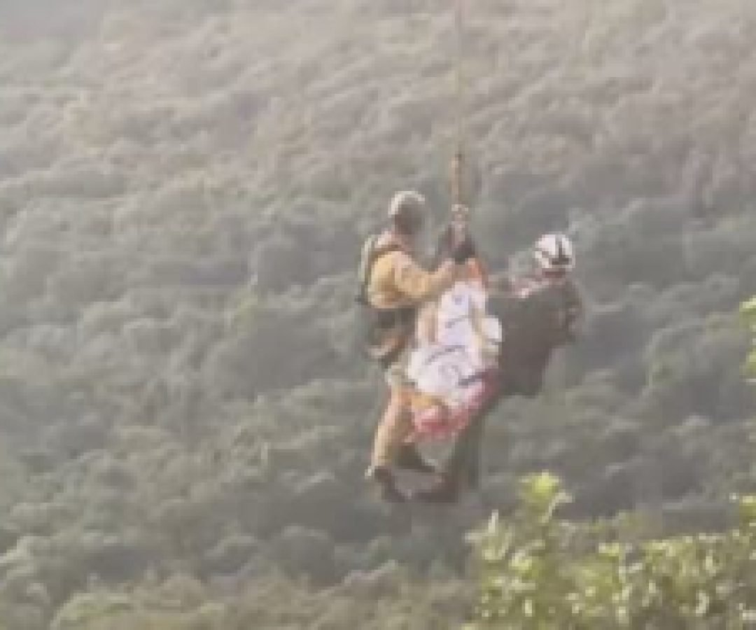 Escalador sofre queda no Anhangava e é resgatado com helicóptero