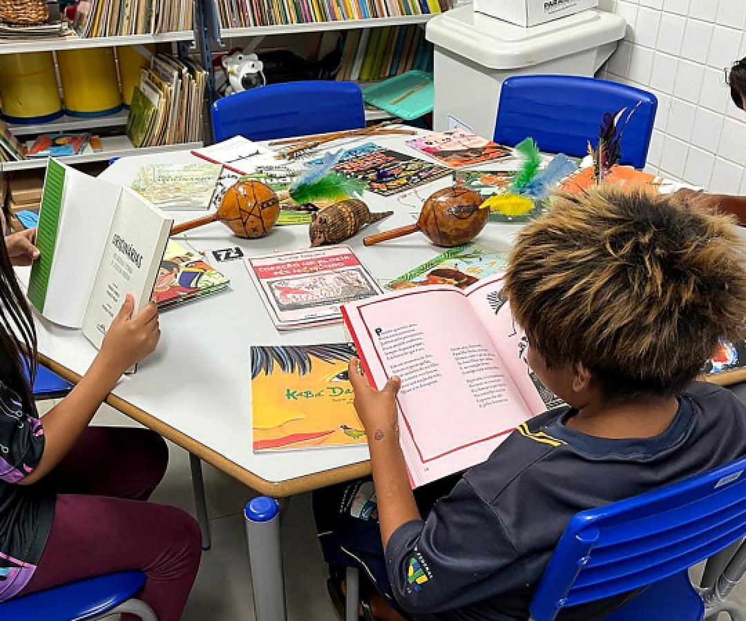 Paraná é o estado com o maior número de escolas com bibliotecas; rede estadual tem obras raras