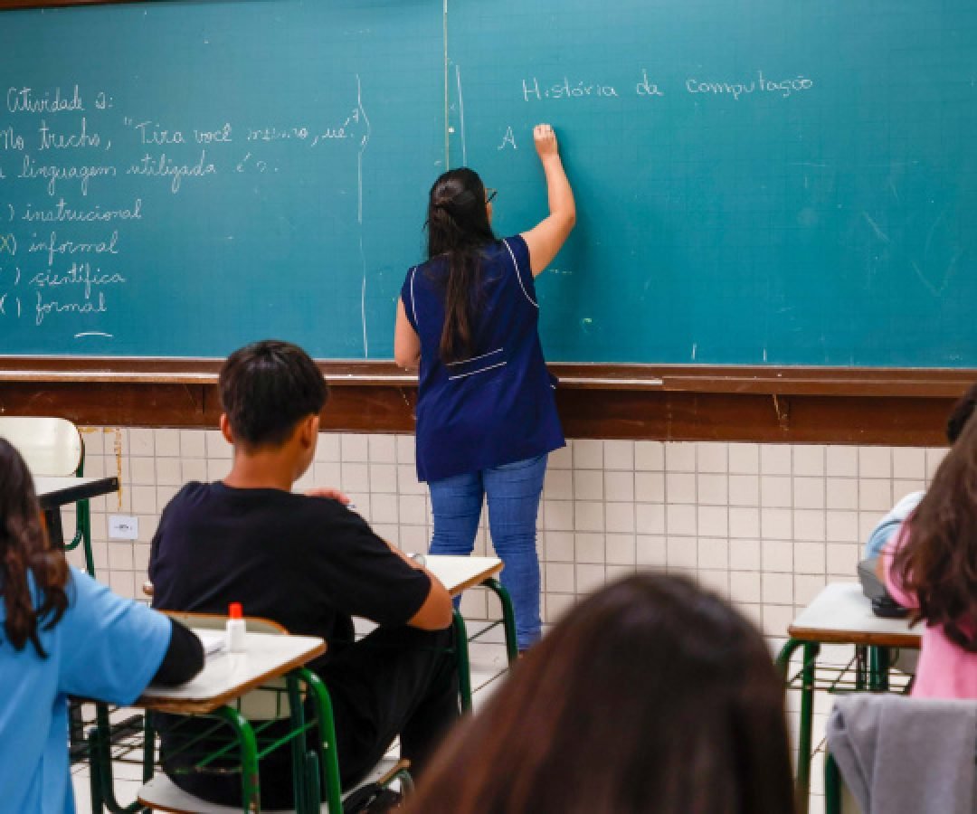 Estado nomeia 917 professores aprovados em concurso para a rede estadual