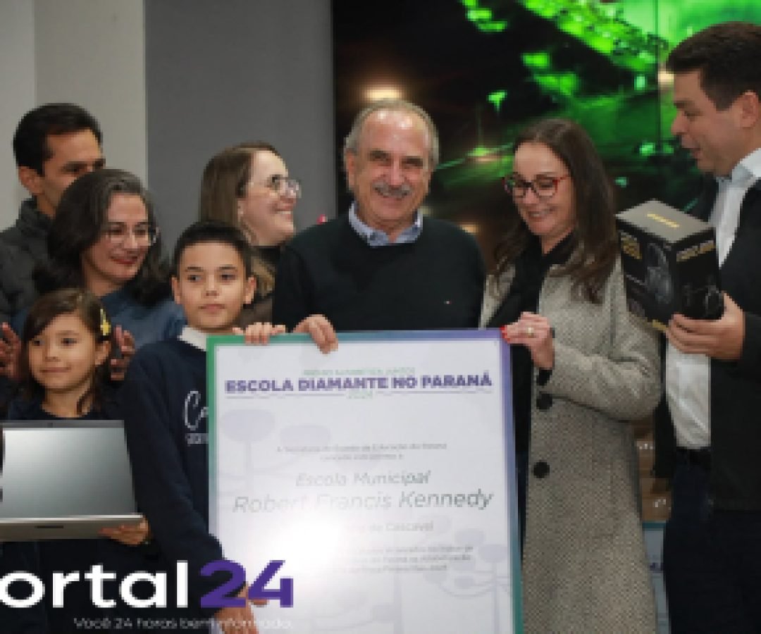 Escolas de Cascavel são reconhecidas por excelência na alfabetização e recebem kits tecnológicos