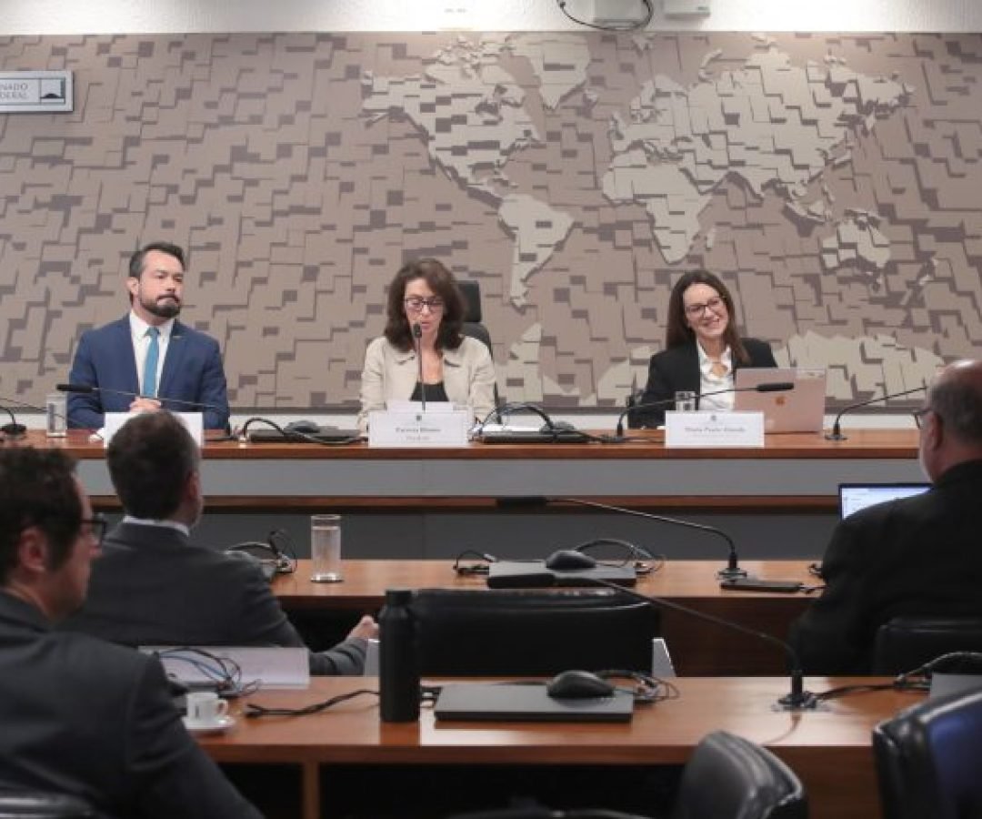 Especialistas defendem mudança na legislação e melhoria na fiscalização para evitar fake news nas eleições