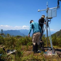Nova estação meteorológica no topo do Pico Marumbi vai orientar turistas e grupos de socorro