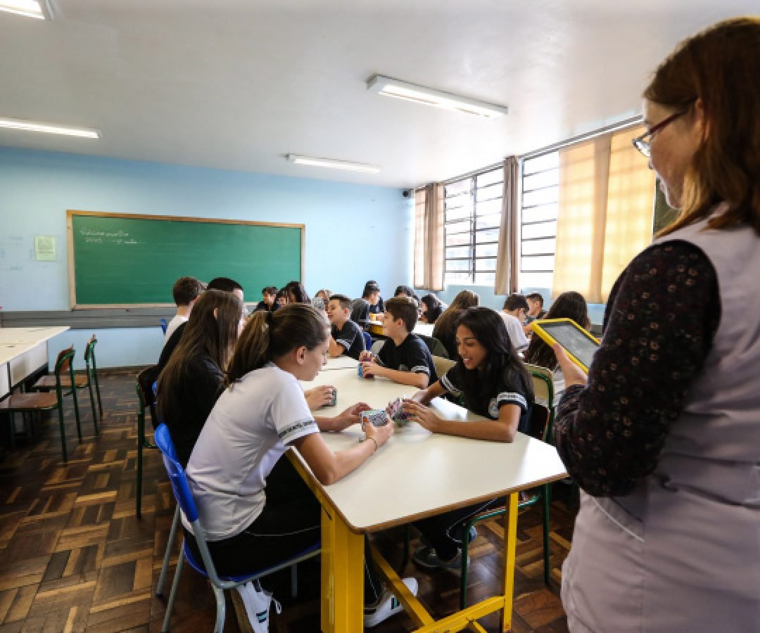 Estado empossa 224 novos professores para reforçar rede estadual na volta às aulas