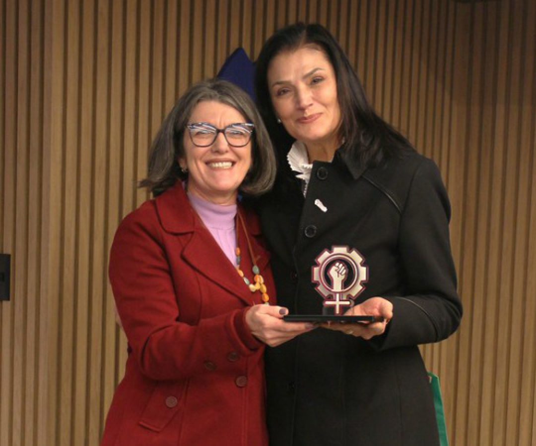 Gerente de Recursos Hídricos da Sanepar vence Prêmio Mulher InspirAÇÃO 2026 do Senge-PR