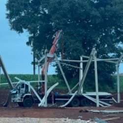 Estrutura cede e deixa quatro trabalhadores feridos em obra na PR-486