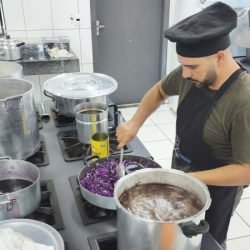 Merendeiro da rede estadual de ensino é finalista de concurso nacional de receitas 