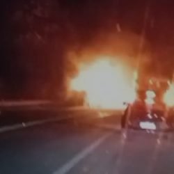 Explosão após batida entre carro e caminhão deixa um morto em Matelândia