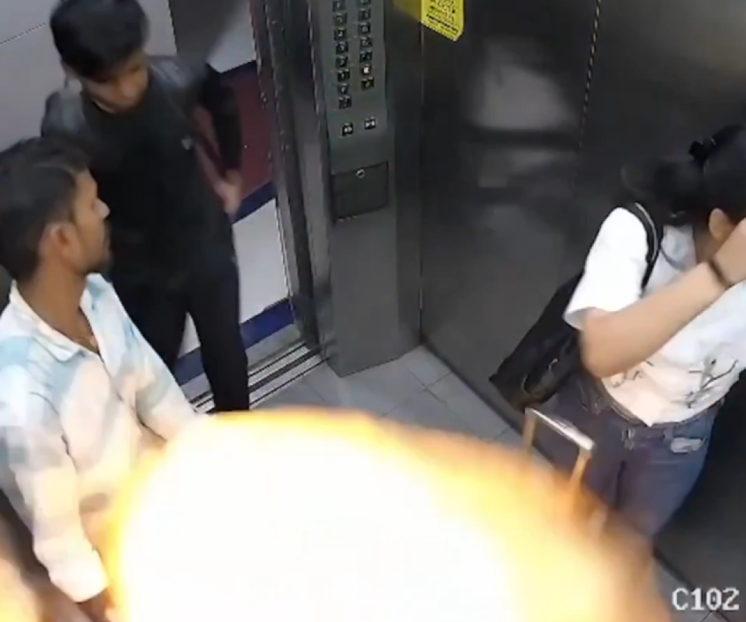 explosao-baloes-elevador-india.png