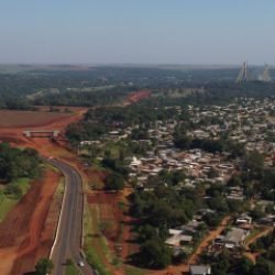 Exportações de empresas paranaenses por Foz do Iguaçu e Guaíra crescem até 21% desde 2018